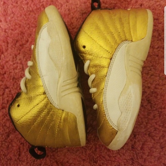 Air Jordan 12 gold medal customs size 9c euc - Picture 4 of 4